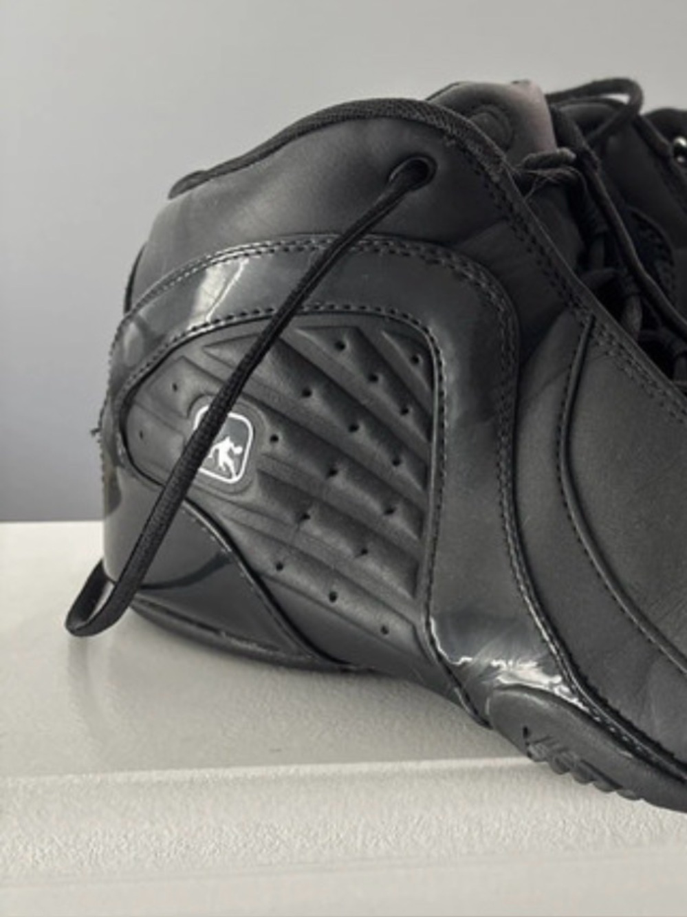 And1 Men's Black Athletic Leather Lace-Up Sneakers